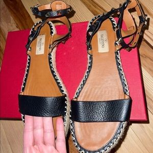 Valentino Rockstud Sandals size 8 black.